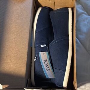 TOMS women’s Dark Blue Slip-On Loafers